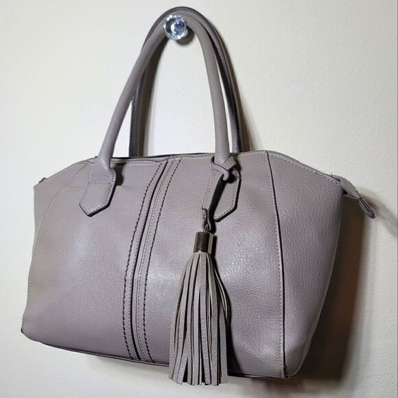 Maurices Grey Fringe Tassle Keychain Faux Leather Shoulder Bag Satchel - Picture 4 of 10